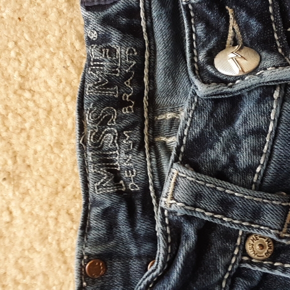 Miss Me Capri - Picture 8 of 13